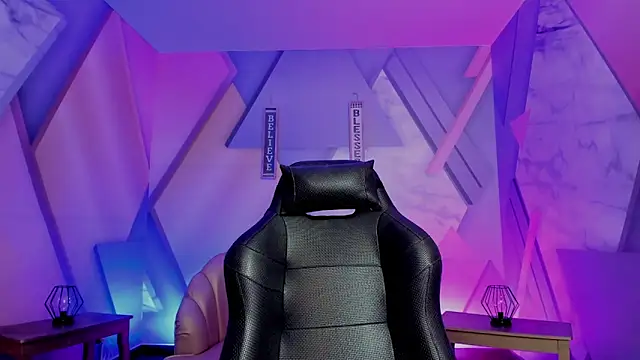 MacarenaBenzのライブXXXチャット