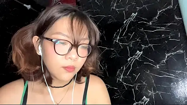 urhottie_lottie Pertunjukan Webcam