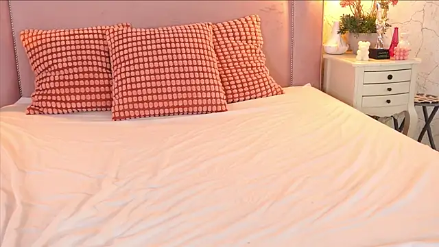 ChannelAngeless élő XXX-chatje