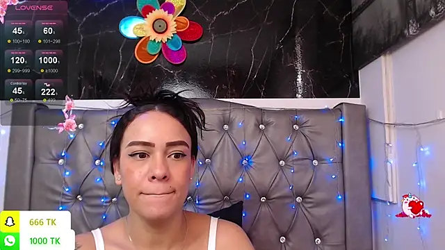 LAILAGUMMY Live XXX Chat