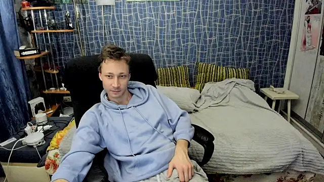 Show modela CuteBoy228 na web-kameri