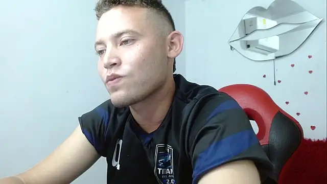 sven_fox723 Show Webcam