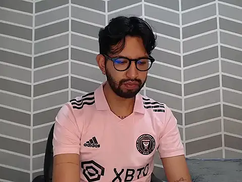 thomass1018 Webcam Show