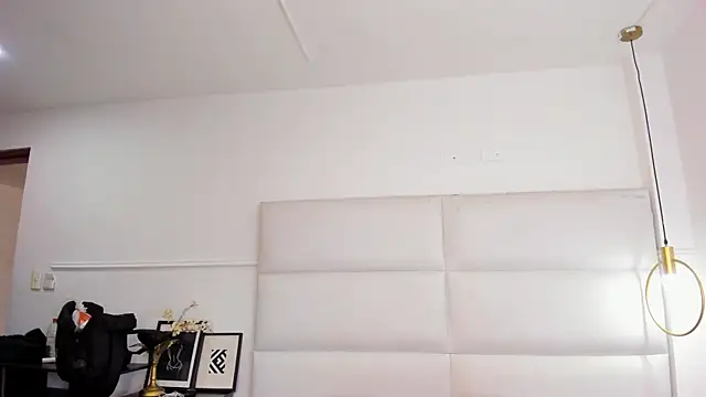 your_d0ll1 Show in webcam