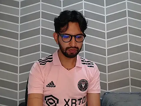 thomass1018 Show in webcam