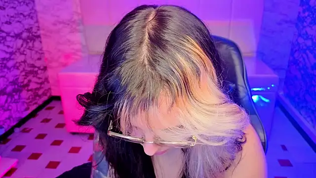 Hela_v's Live XXX Chat