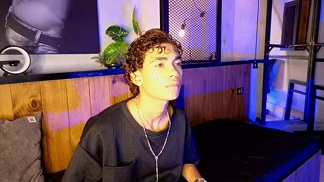 AlanCuteeのライブXXXチャット