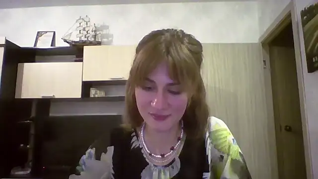 Chat +18 de ElenoreHolguin ao vivo