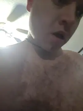 Deathrowe: διαδικτυακό σόου στην κάμερα