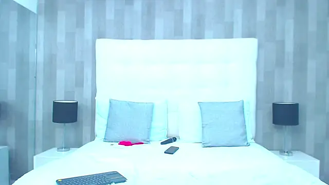 LeahMillerr's Webcam Show