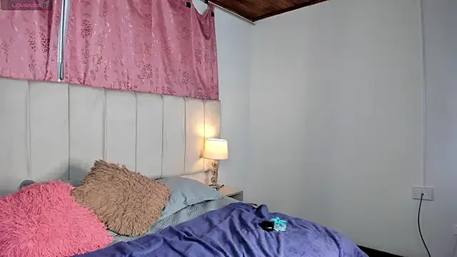 mia__gv – Live XXX-chat