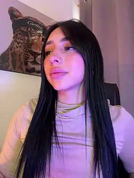 isabella_jade Adlı Modelin Canlı XXX Sohbeti