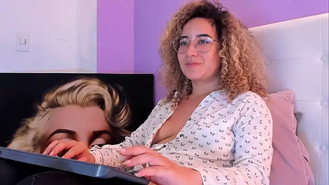 Charlotte11-11 – Live XXX-chat