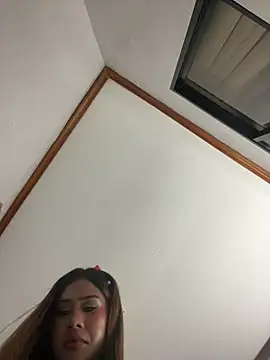 Princessaprilxxx: διαδικτυακό σόου στην κάμερα