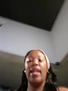 SWEETDOLLY29XX Live XXX-Chat