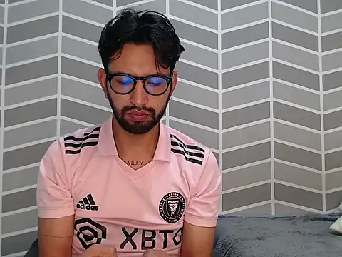 thomass1018 Webcam Show