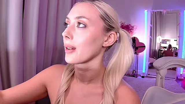 دردشة LoryWood الجنسية المباشرة