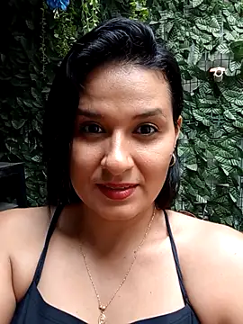 Czat XXX na żywo – elena_jonees