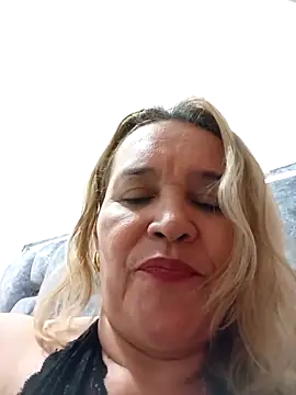 Chat XXX en directo de charlotte_milf30