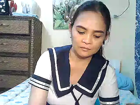 Kisses-13 Live XXX Chat