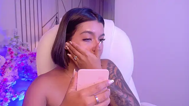 AlyssaRay: онлайн-секс-чат