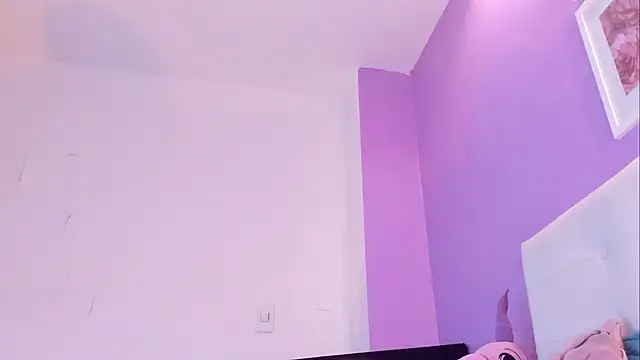 Chat XXX ao vivo de Charlotte11-11