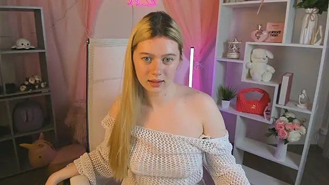 CelestineMauriac's Live XXX Chat