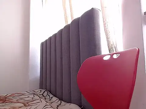 saara_johnson496 Show in webcam