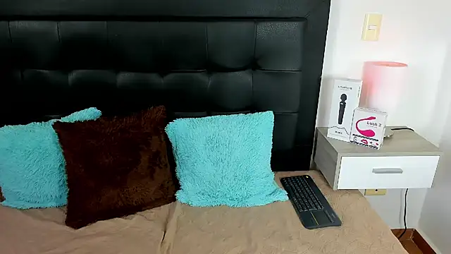 Natalye_23's Live XXX Chat