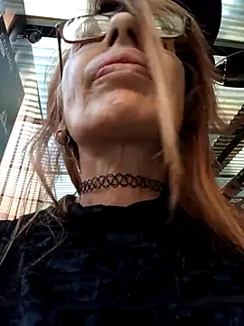 FrozenWaffle Chat XXX live