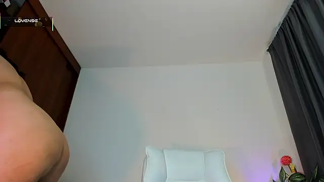 Silvanna-Moree Live XXX-Chat