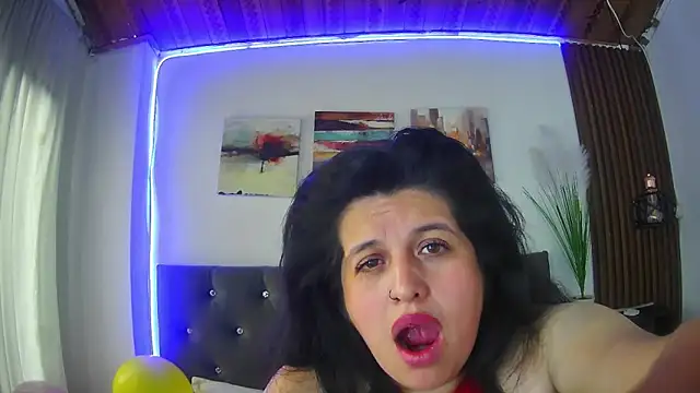 Andrea_secret_ Adlı Modelin Canlı XXX Sohbeti