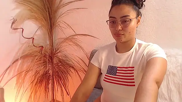 _Kim__M's Live XXX Chat