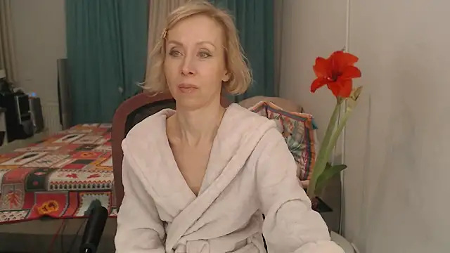 LuxuryNika's Live XXX Chat