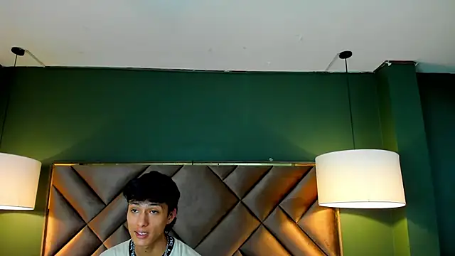 Lean_Portman Live XXX-Chat