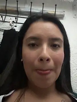 Miss_Bella_Flame Adlı Modelin Canlı XXX Sohbeti