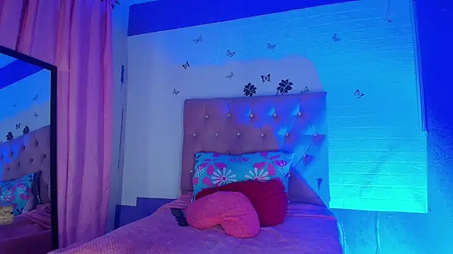 Saraa_Velvett 现场XXX聊天