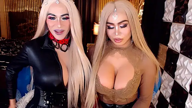 Chat XXX en directo de MonstrousCockDiva