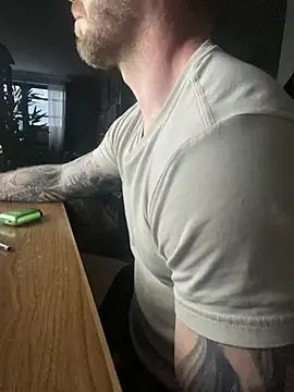 jakerob8668 Show in webcam