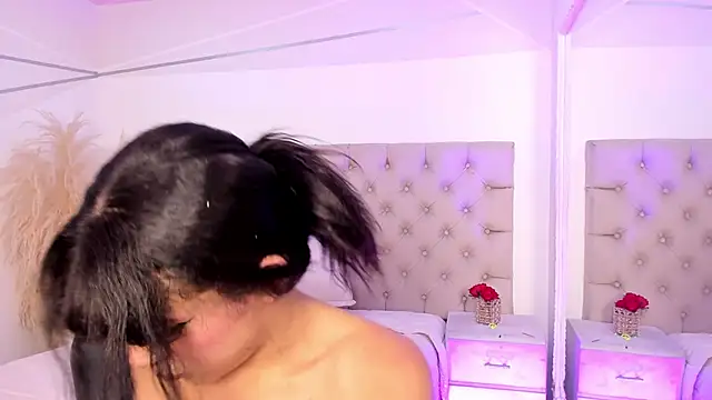 nahomyrusell's Webcam Show