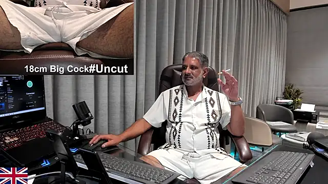 OnlineBossUK Show in webcam