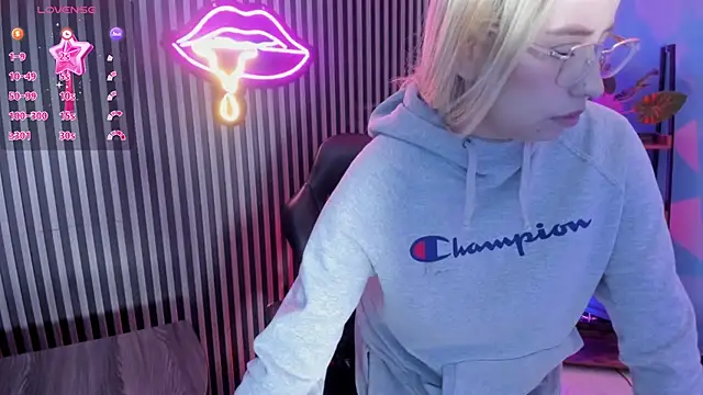 Aliss_Taylor1n Webbikameraesitys