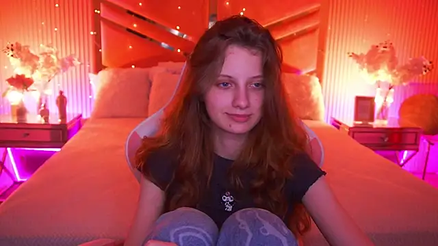 CuteeFoxy Adlı Modelin Canlı XXX Sohbeti