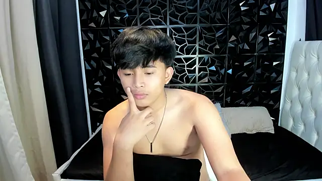 xlovercutietwink 网络视讯表演