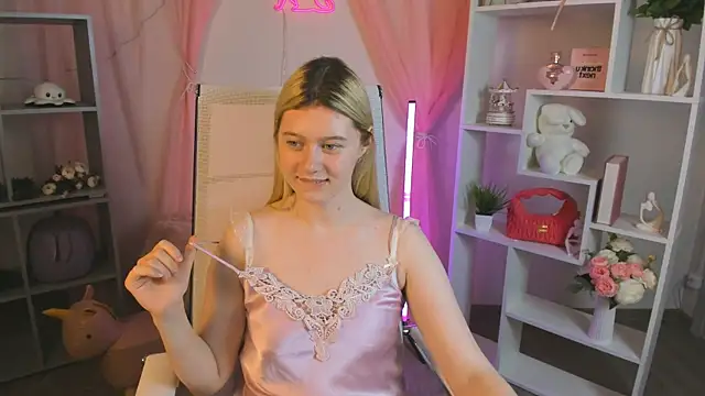 دردشة CelestineMauriac الجنسية المباشرة