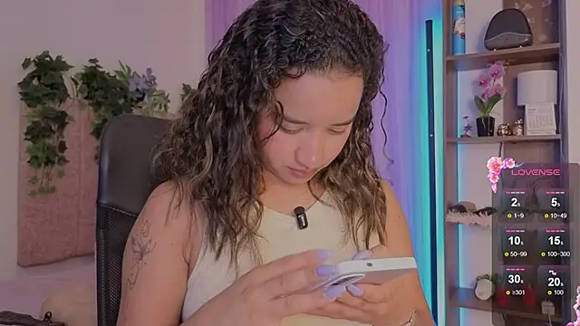 emilyrouxe Chat XXX live