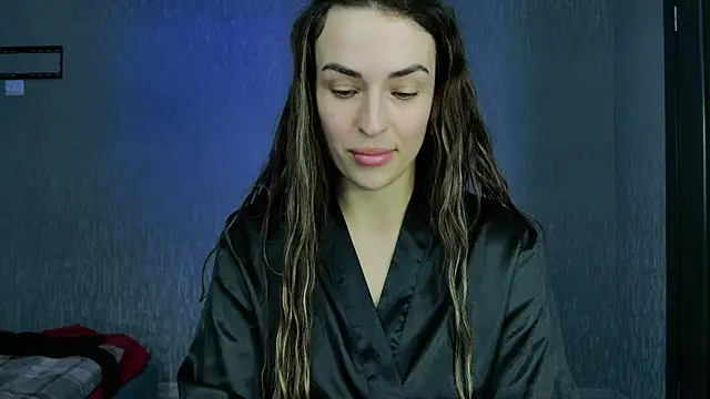 Kira__love1's Webcam Show