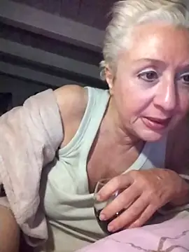 XXX chat uživo modela divinaerotica