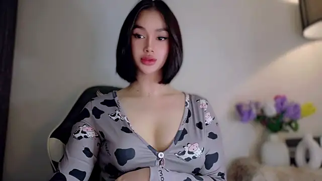 Anna_HollyDoll Show in webcam