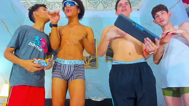 Spicy_guys' Webcam Show